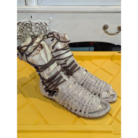 Sz 8 Freebird Sanibel in White Snake Multi! - Picture 3 of 10